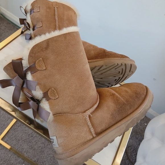 UGG Sheepskin Boots Size 7. - Picture 6 of 9